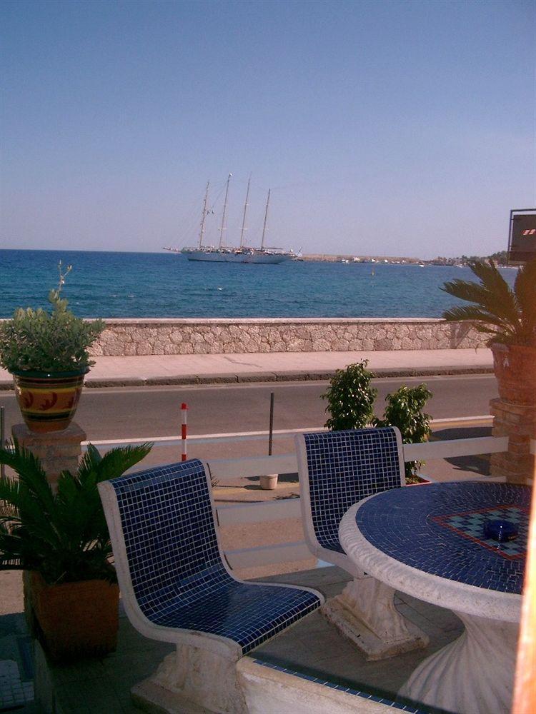 Hotel La Riva Giardini Naxos Exterior foto