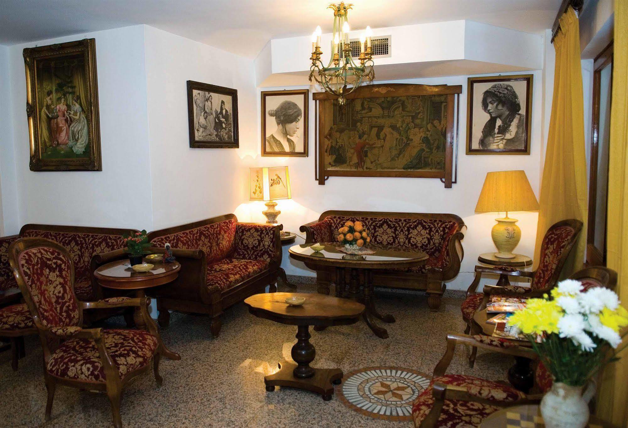 Hotel La Riva Giardini Naxos Exterior foto