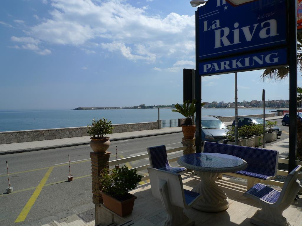 Hotel La Riva Giardini Naxos Exterior foto